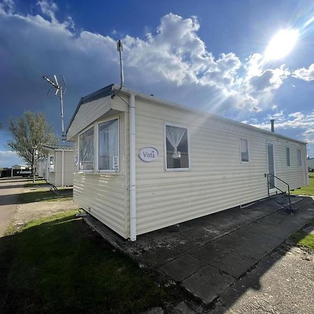 Lovely 8 Berth Caravan At St Osyth Beach Holiday Park Ref 28101G クラクトン・オン・シー エクステリア 写真