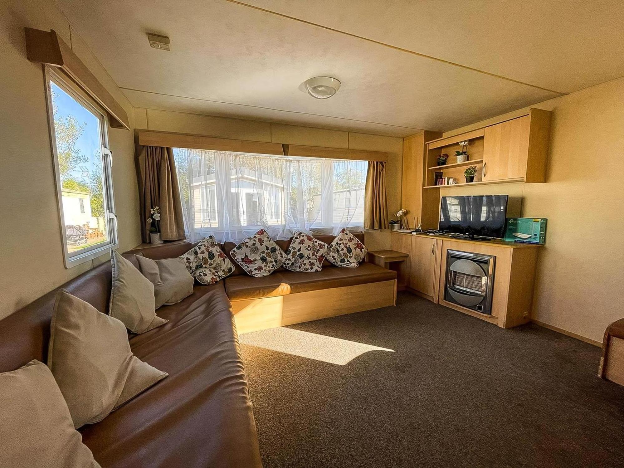 Lovely 8 Berth Caravan At St Osyth Beach Holiday Park Ref 28101G クラクトン・オン・シー エクステリア 写真