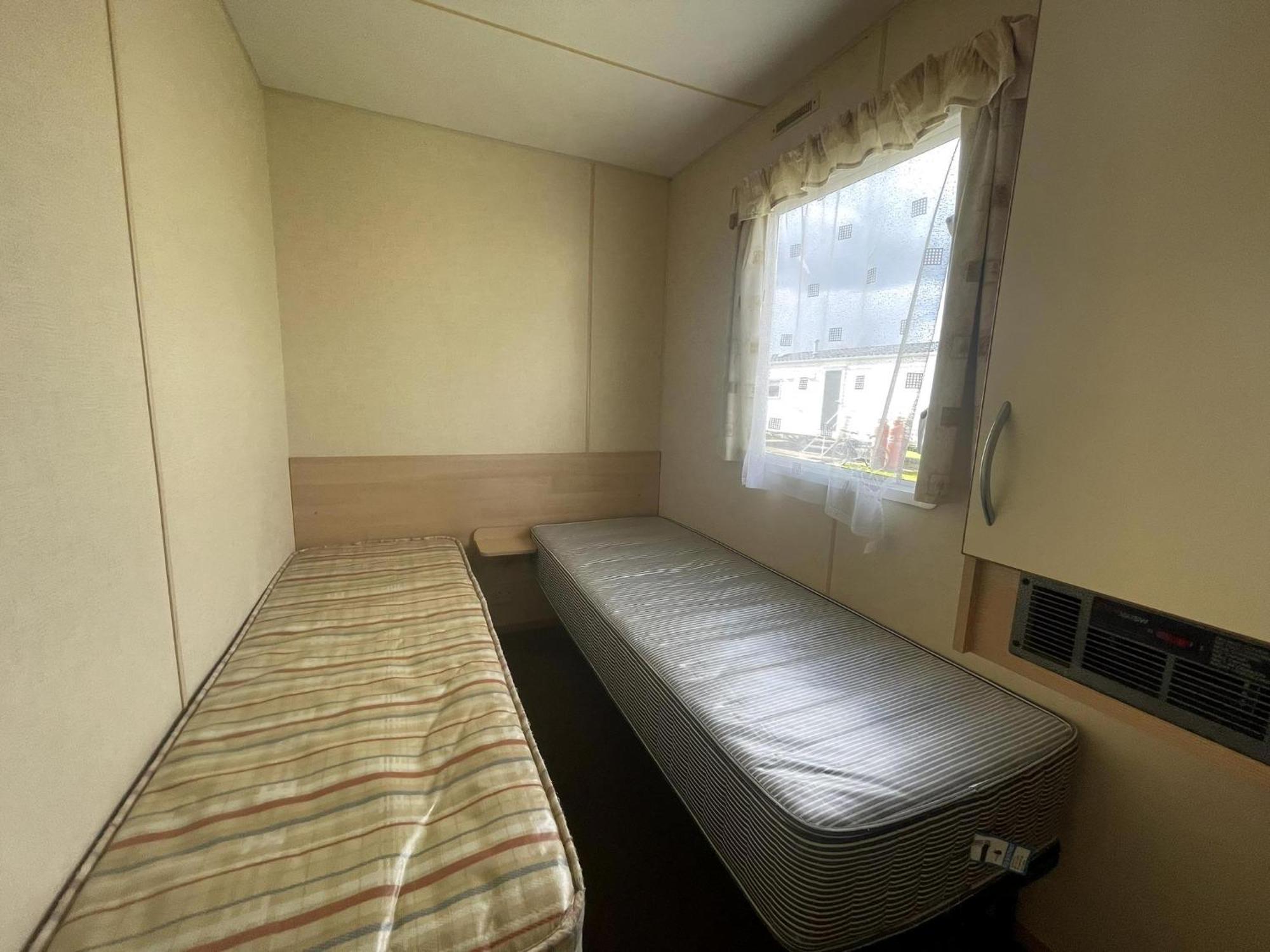 Lovely 8 Berth Caravan At St Osyth Beach Holiday Park Ref 28101G クラクトン・オン・シー エクステリア 写真